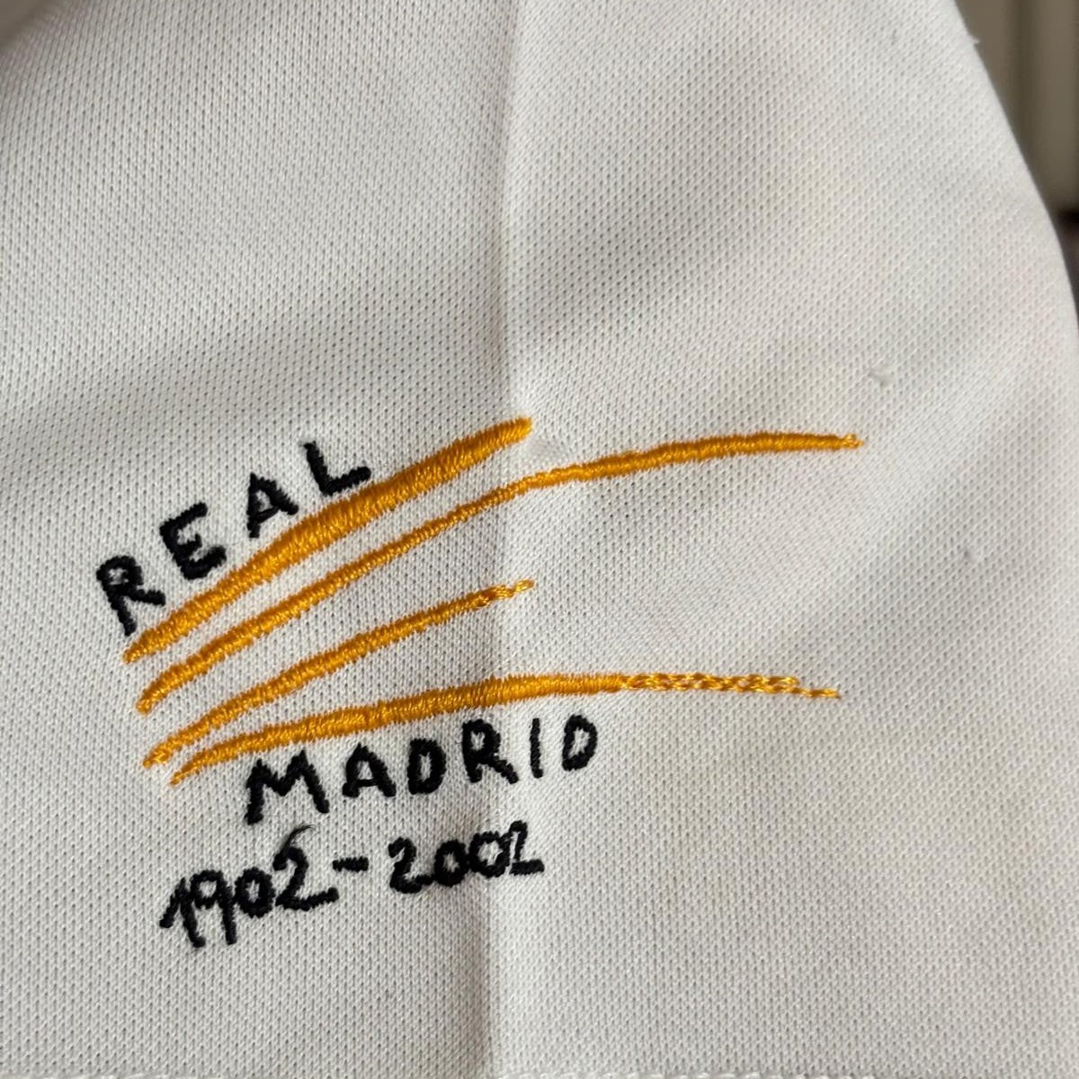 Camiseta Real Madrid 2001 - 2002 Centenario