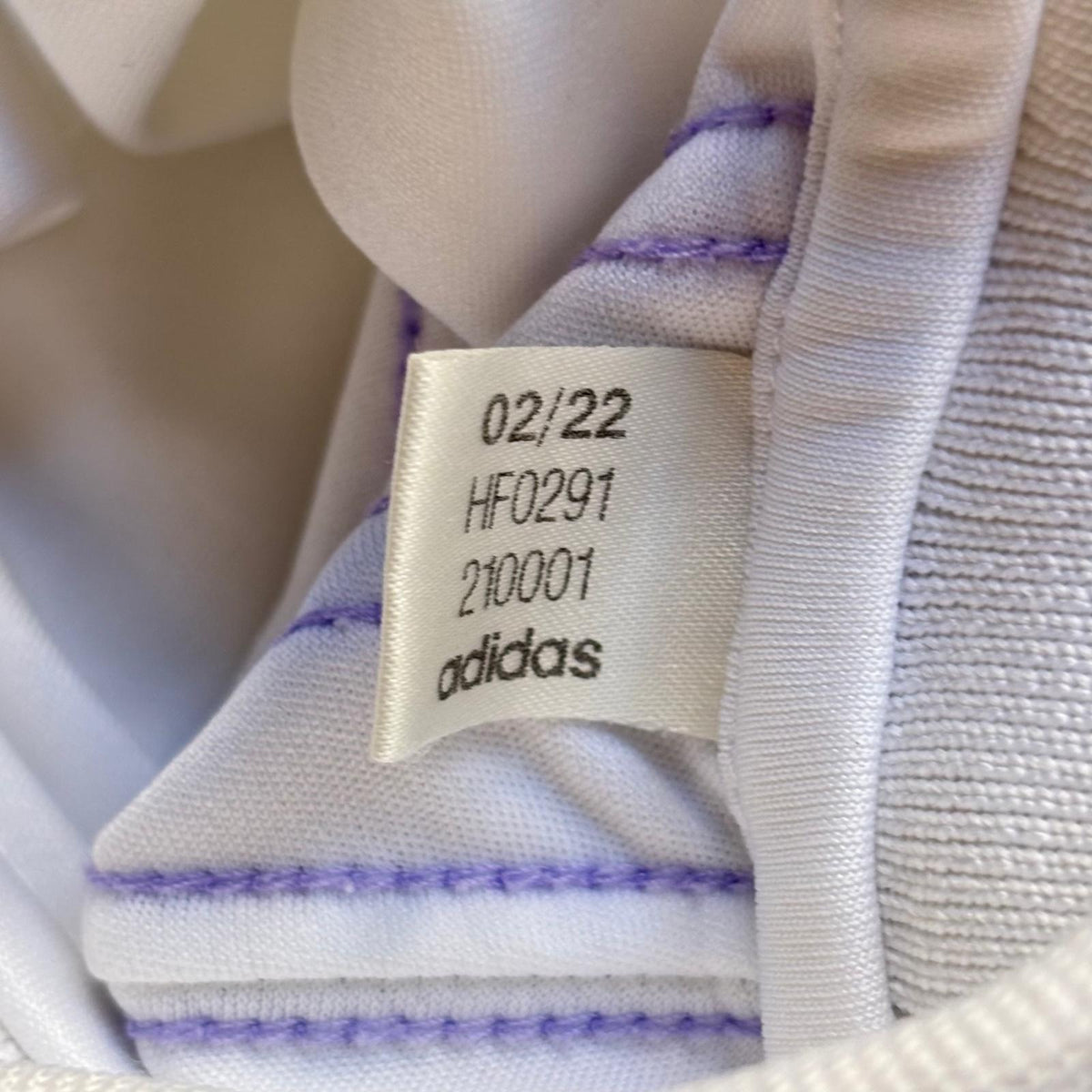 Camiseta de fútbol Real Madrid 2022-2023 local Adidas