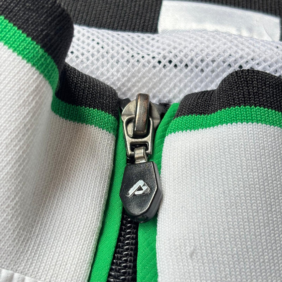 Chaqueta de fútbol Elche CF 2013-2014 Acerbis blanca y verde