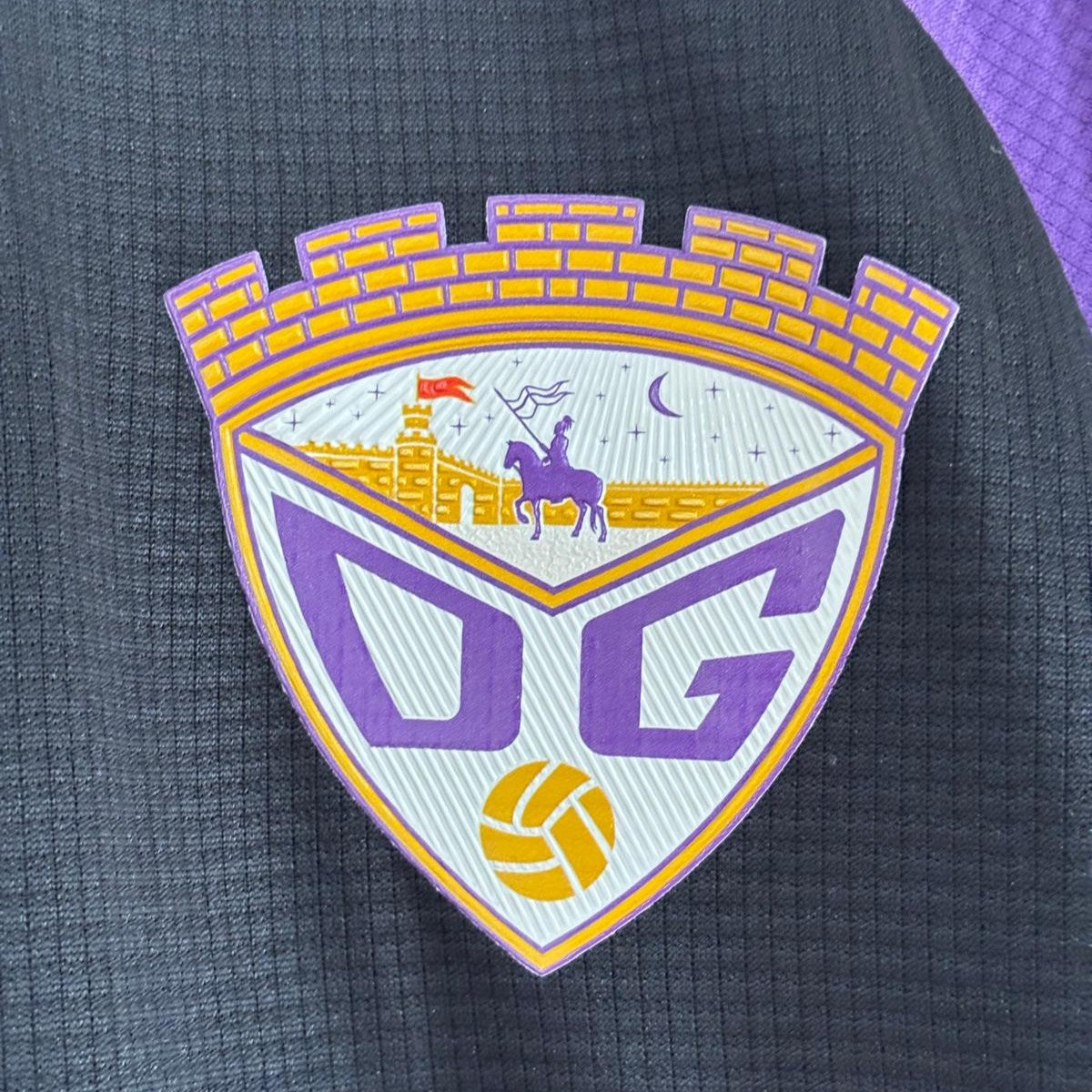 Chaqueta de fútbol CD Guadalajara Kappa negra y morada