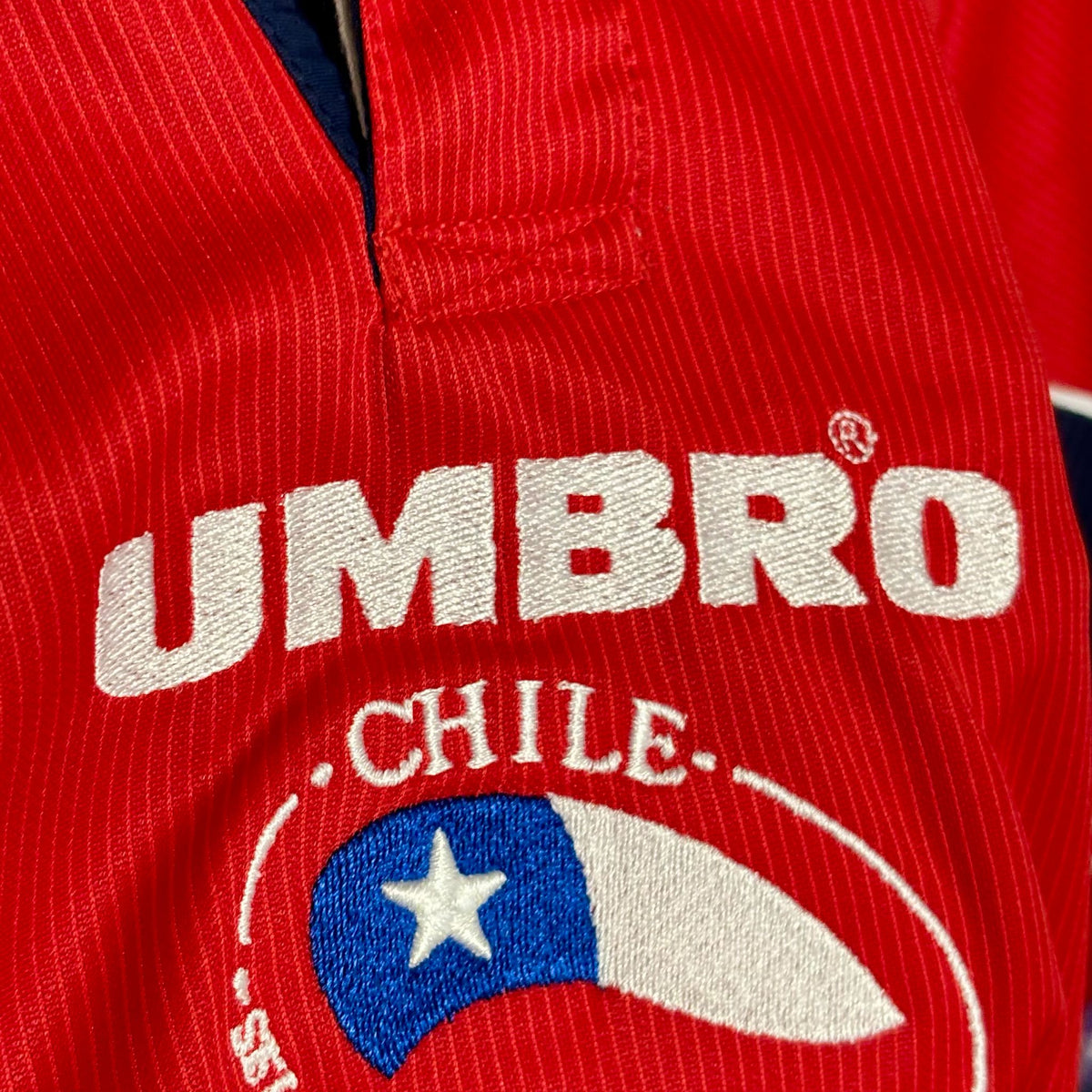 Chile 2000 Umbro Home Shirt / Camiseta de fútbol selección Chile 2000 local original
