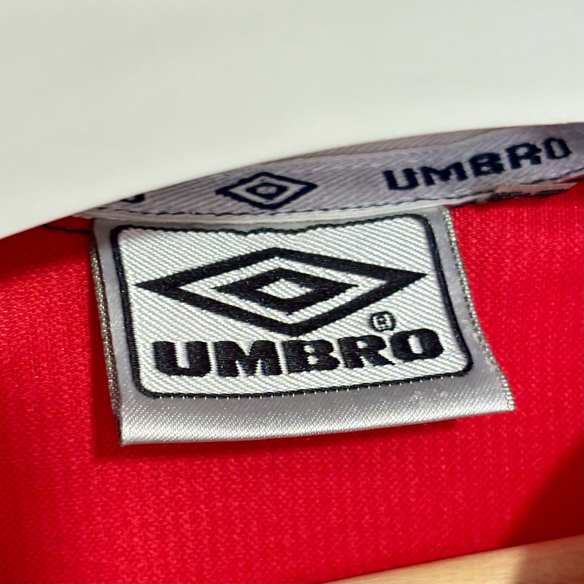 Chile 2000 Umbro Home Shirt / Camiseta de fútbol selección Chile 2000 local original