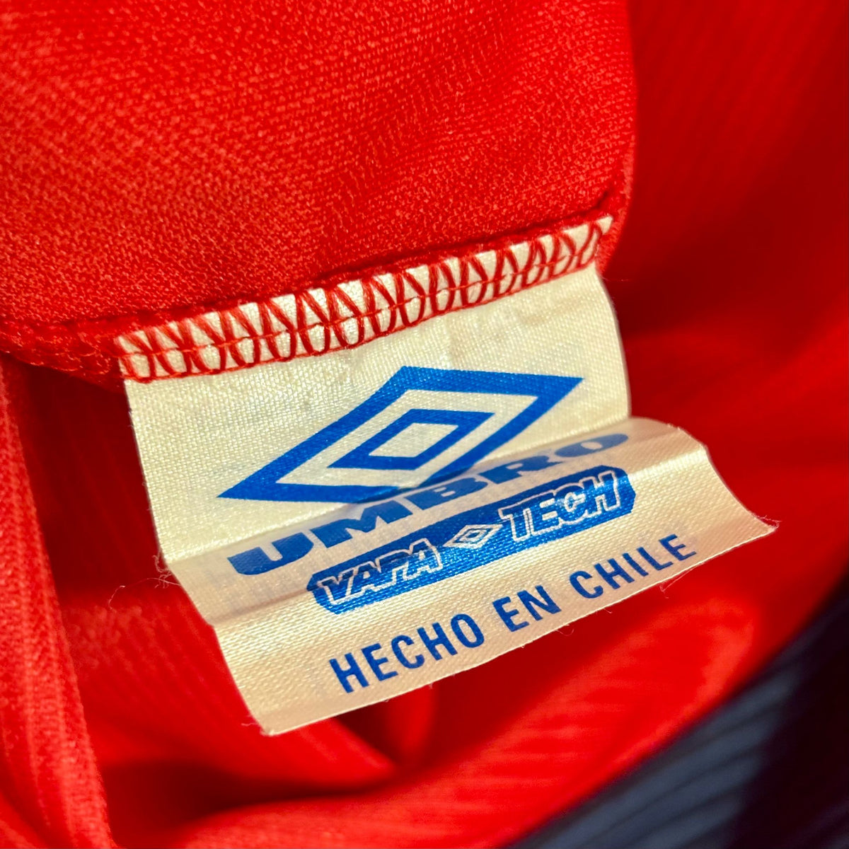 Chile 2000 Umbro Home Shirt / Camiseta de fútbol selección Chile 2000 local original