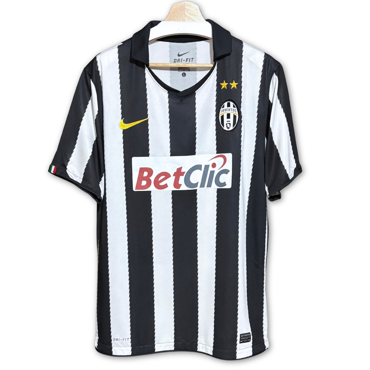 camiseta de futbol de la juventus de turin primera equipacion nike 2010 2011 rayas negras y blancas