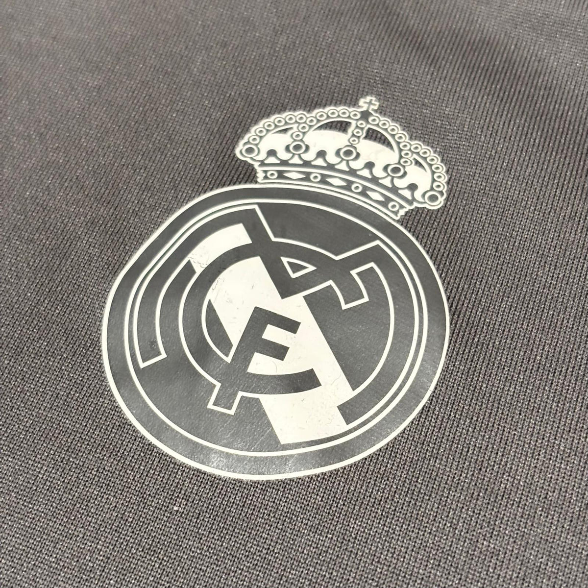 sudadera-sweater-real-madrid-2020-2021-adidas-