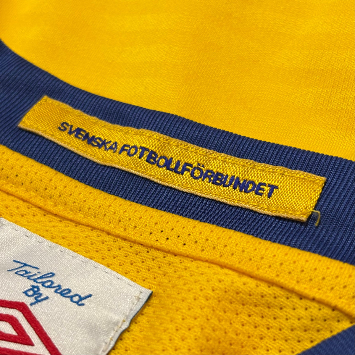 sweden-suecia-home-football-jersey-shirt-2010-camiseta-futbol-local-umbro-